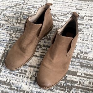 Women’s brown leather ankle boots